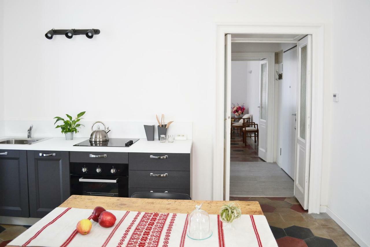 Italian Fairytale Apartment By Rent All كومو المظهر الخارجي الصورة